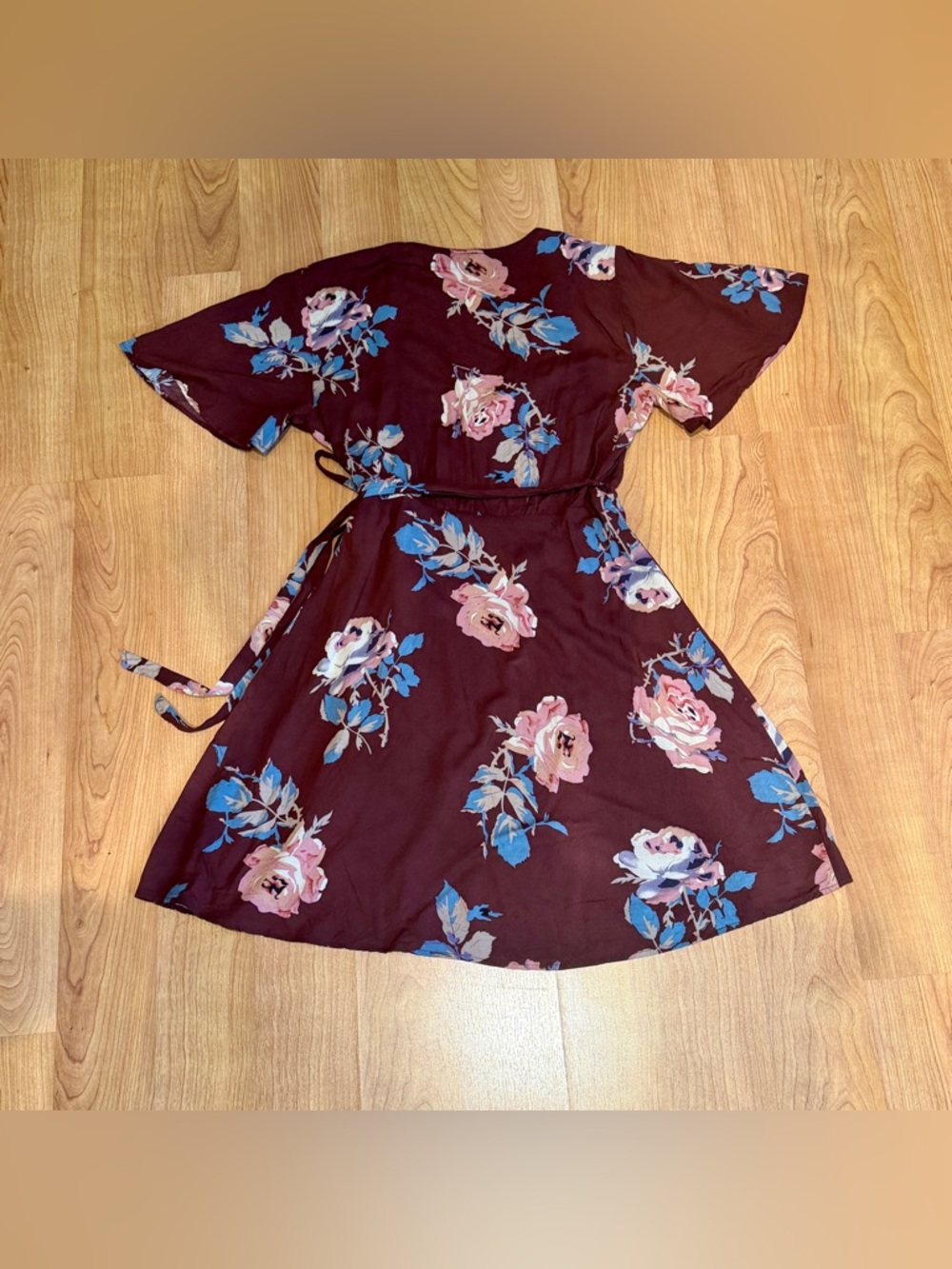 Show Me Your Mumu Women’s Andrea Floral Burgundy Short Sleeve Wrap Dress Size S - Picture 8 of 10